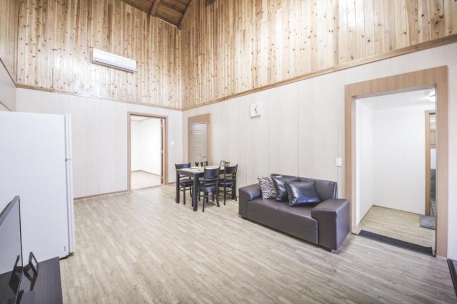Sunyang Village Pension Jeju Buitenkant foto