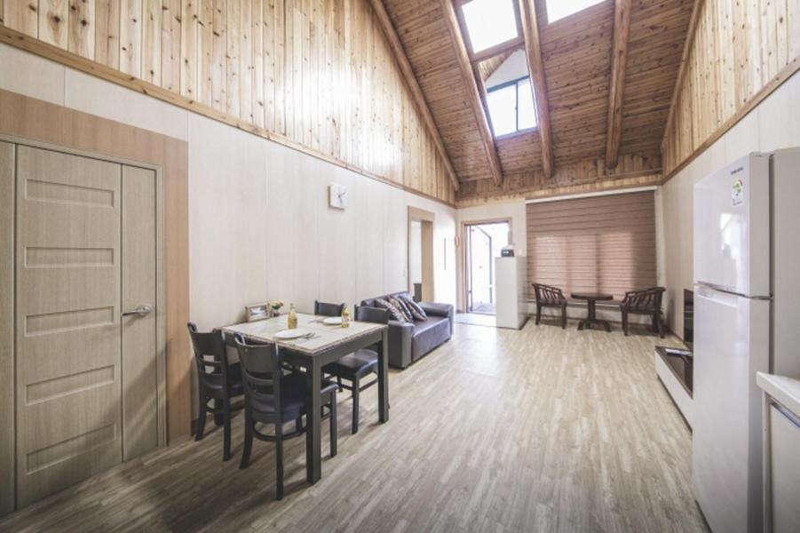 Sunyang Village Pension Jeju Buitenkant foto